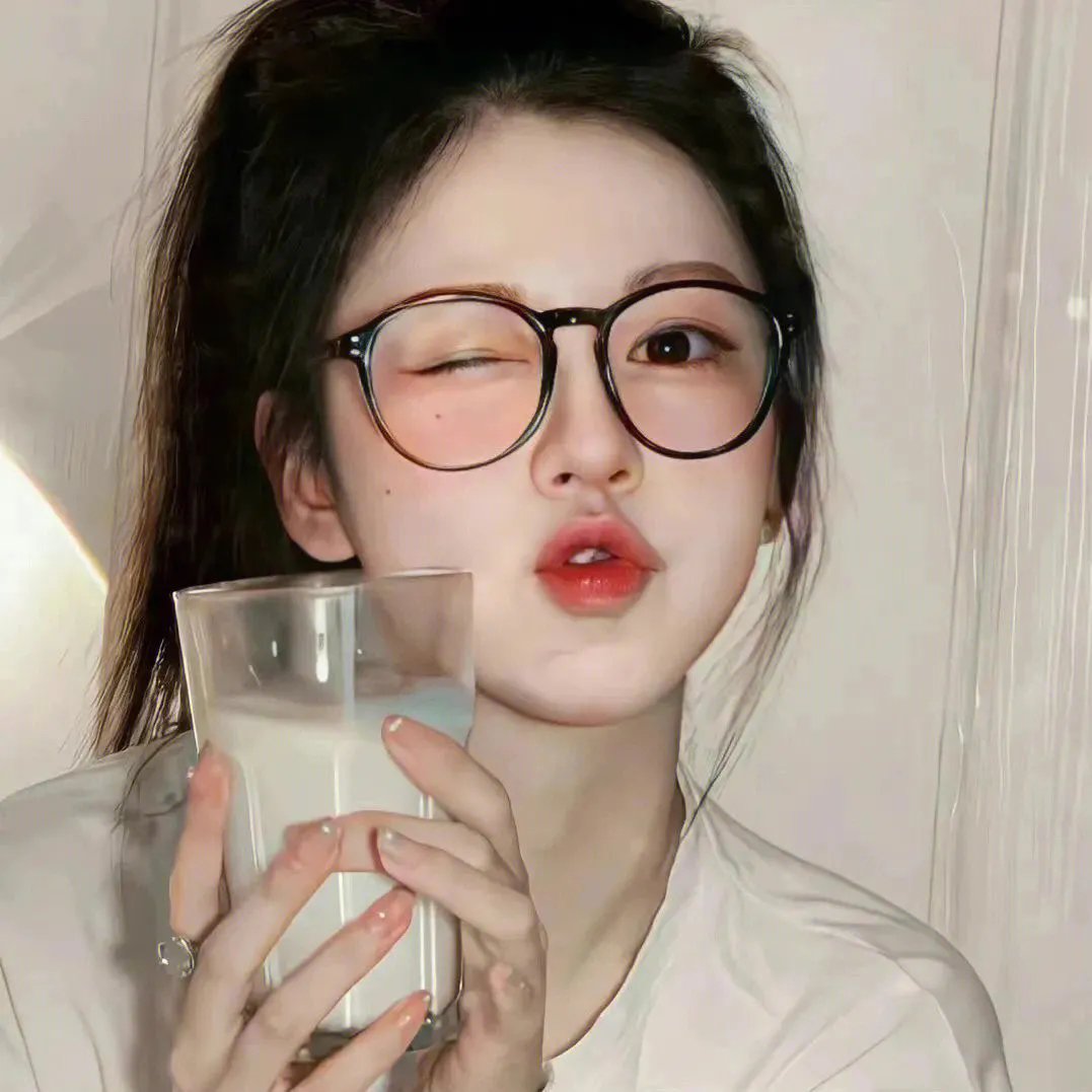 推动摇篮的手